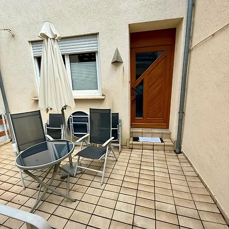 Am Cafe Hansen Apartment